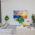 アパート Modern Urban Oasis -