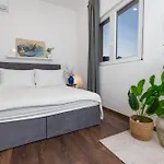 アパート Modern Urban Oasis - *