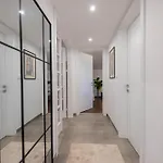 アパート Modern Urban Oasis - *