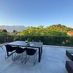 Modern Urban Oasis - アパート *