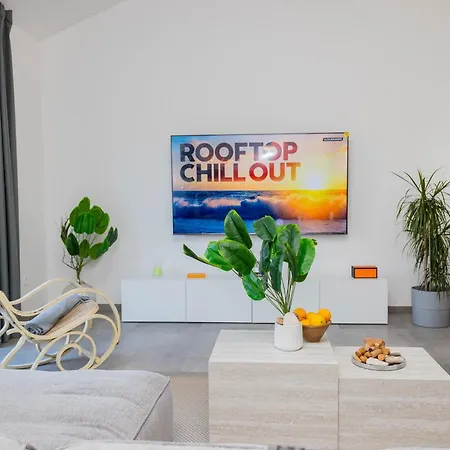 아파트 Modern Urban Oasis -