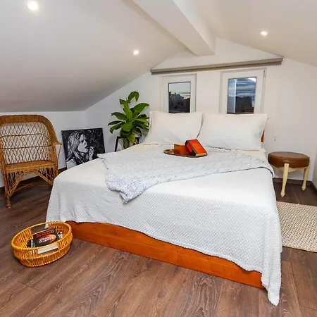 Modern Urban Oasis - * Korčula