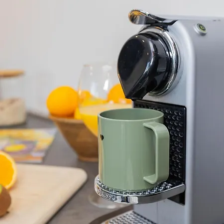 Modern Urban Oasis - Apartman