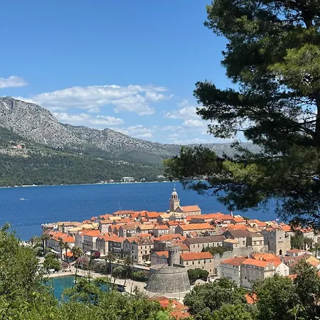 Modern Urban Oasis - Daire Korčula