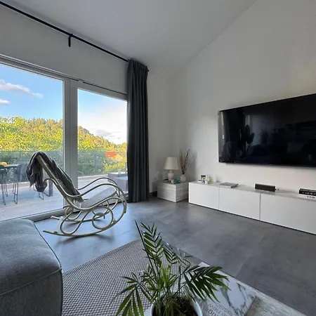 Modern Urban Oasis - Apartman *