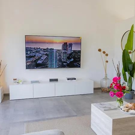 Modern Urban Oasis - Apartman