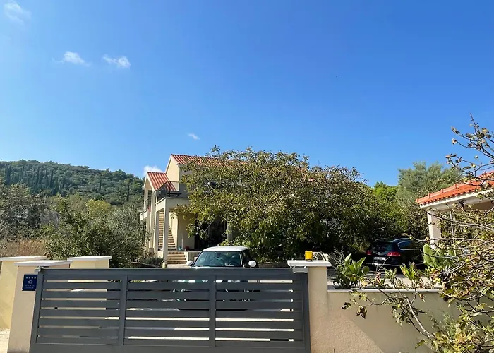 Modern Urban Oasis - Apartment Korčula