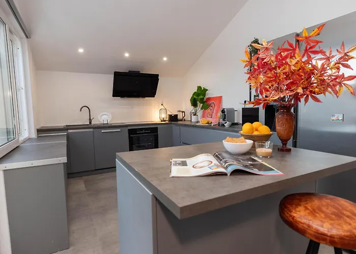 Modern Urban Oasis - Daire Korčula