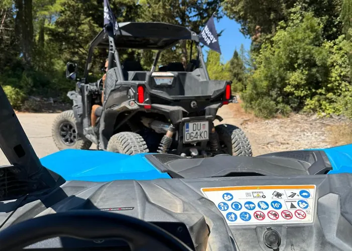 Apartment Modern Urban Oasis - *