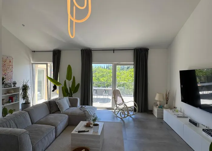 Modern Urban Oasis - *