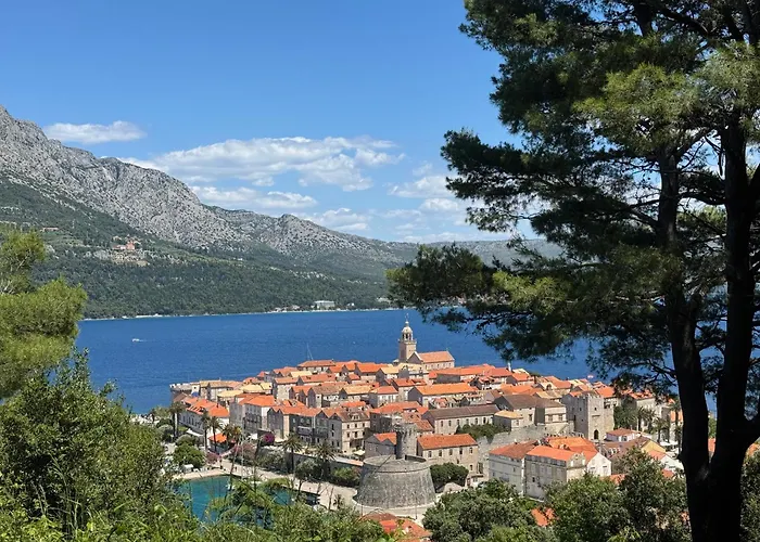 Modern Urban Oasis - Daire Korčula